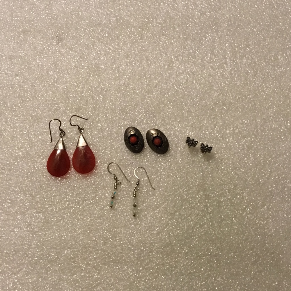 Bundle Of 4 Pairs Of Sterling Silver Earrings - image 7